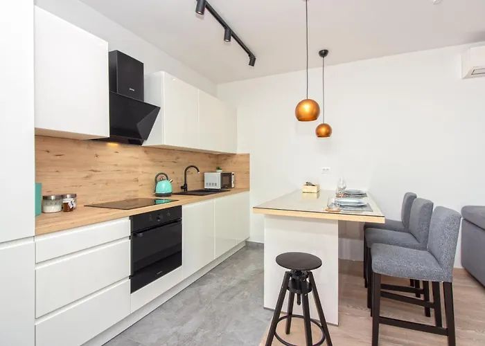 Sky Di Mare - Free Private Garage Apartmán Split