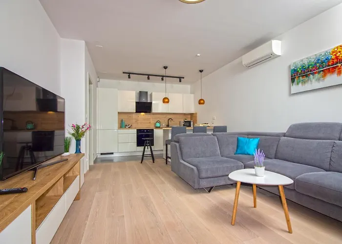 Sky Di Mare - Free Private Garage Apartment